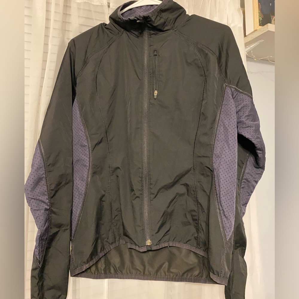 Athleta windbreaker, size s black